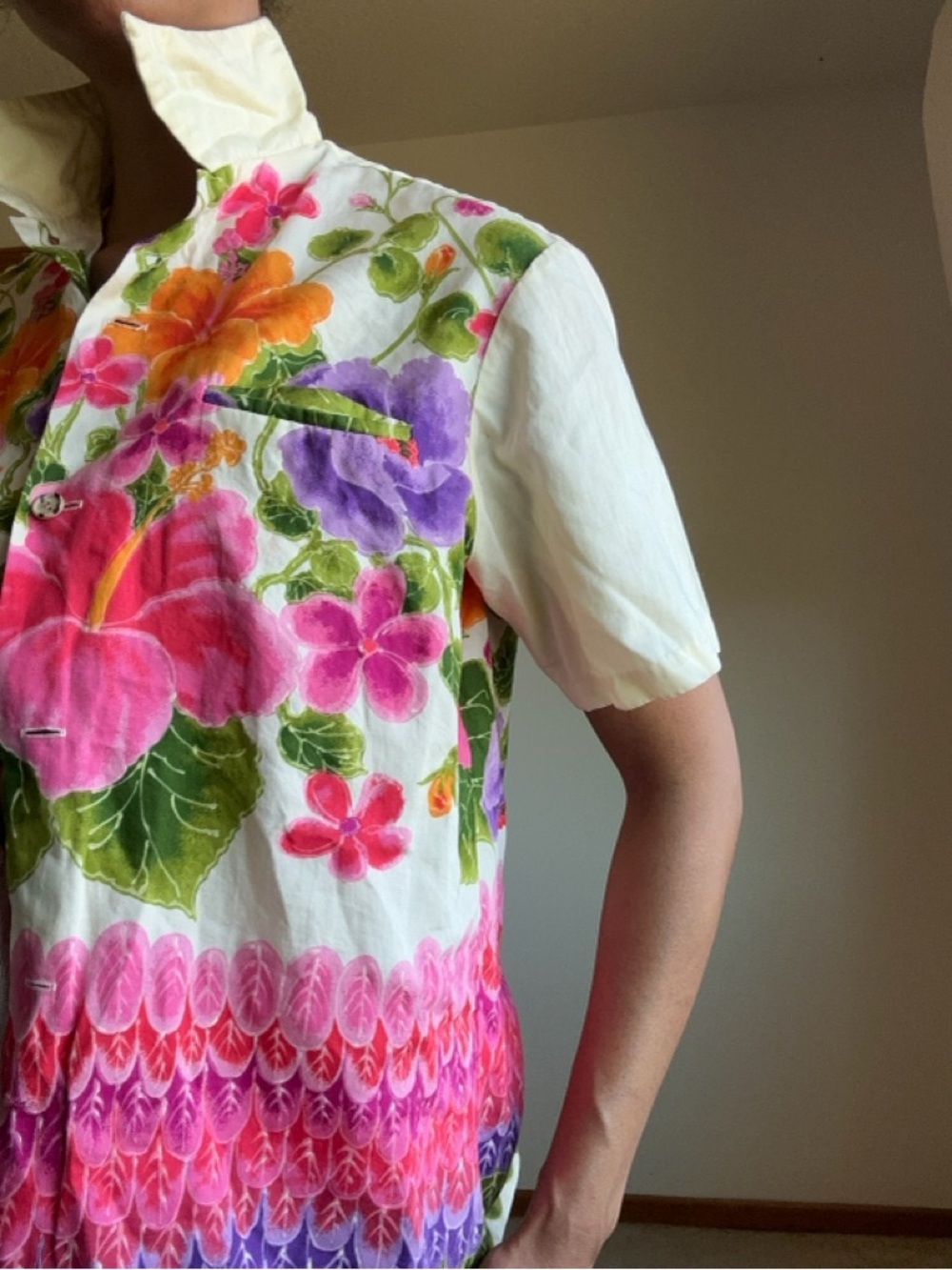 Authentic women’s Hawaiian shirt - Picture 2 of 7